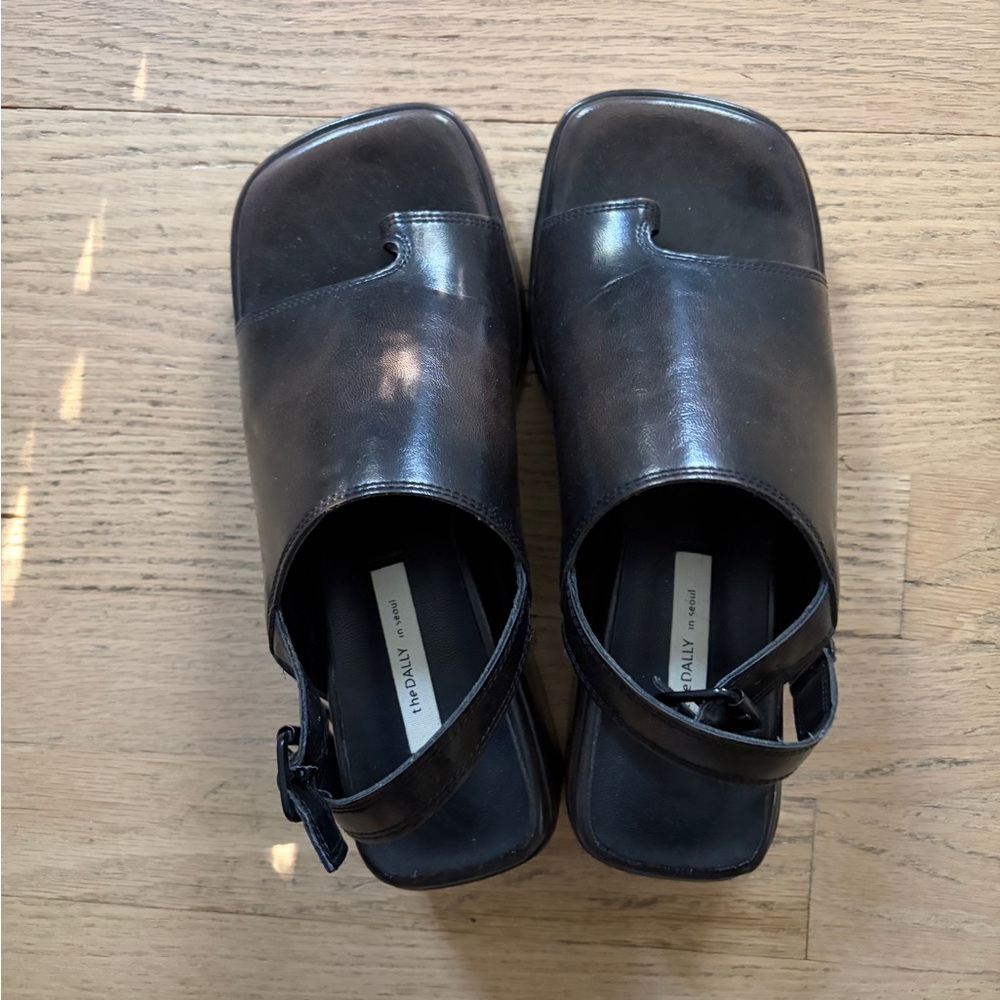 Made in Korea Brown Black Platform Chunky Sandal Size 6.5 / 7